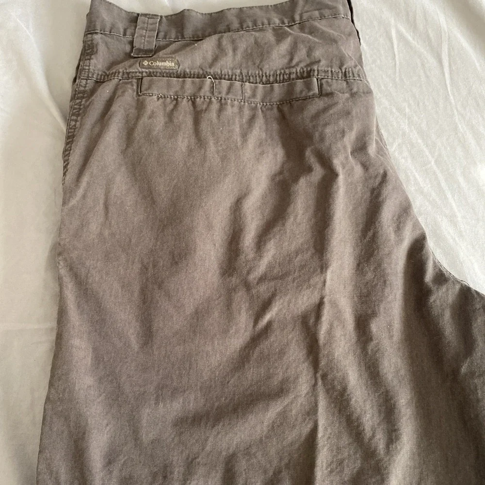 Columbia‎ Men's Shorts COLUMBIA Casual Chino Walking Gray SHORTS SIZE 42x9